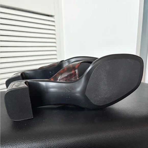 Zara Tortoise Kitten Heel Flip Flops - Never Worn - Picture 5 of 6